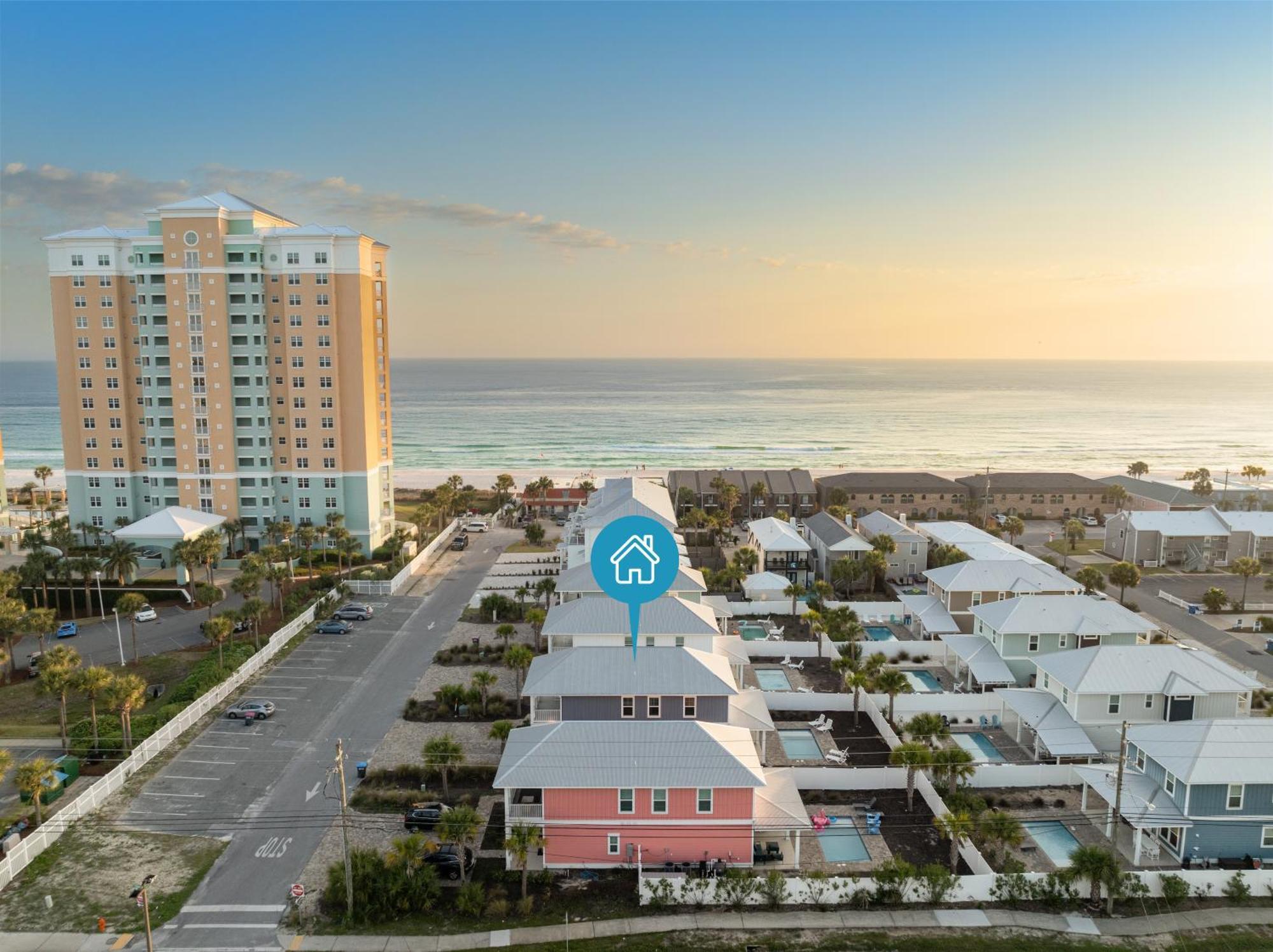 Fabulous Modern House - 4br, 35ba: Pool/beach View & Access/balcony Holiday home *